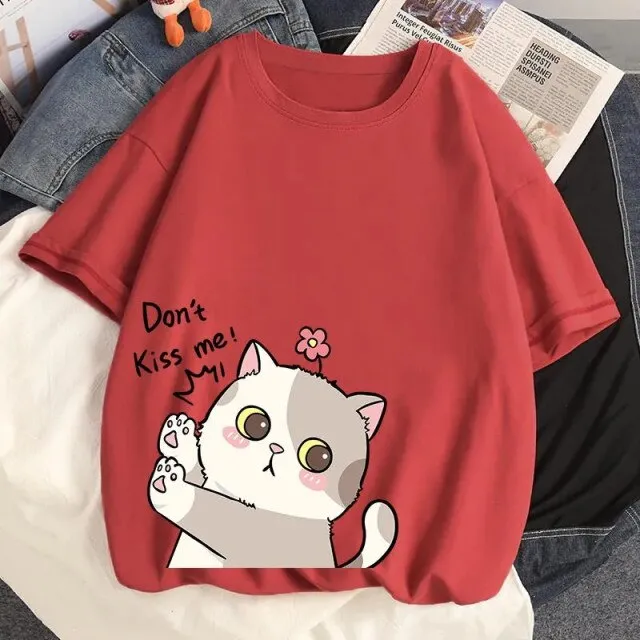 Don't Kiss Me! Tee With Cat Print