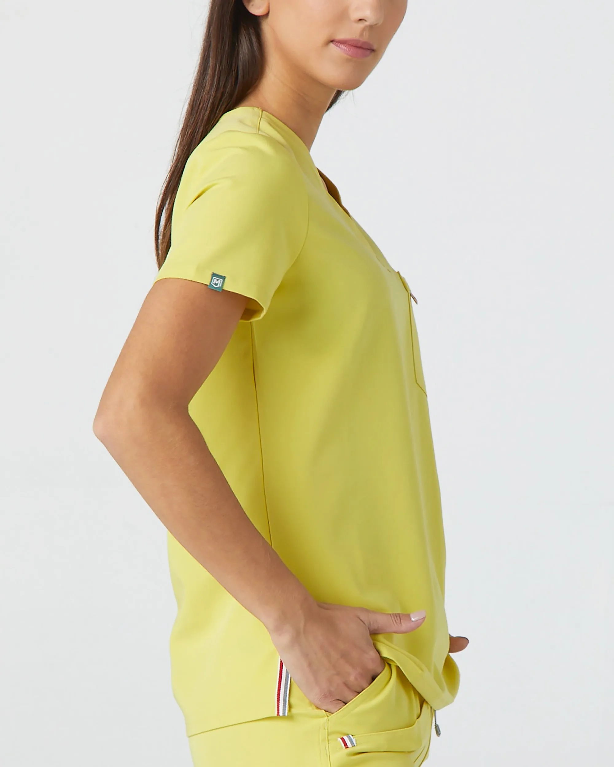 FYSEL® Sal‎ ‎ Essential Scrub  Top