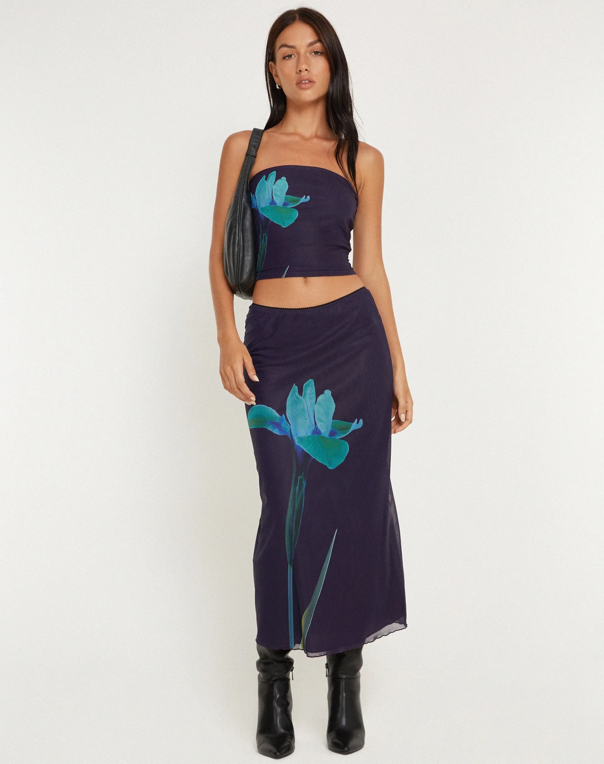 Lassie Midi Skirt in Navy Placement Flower