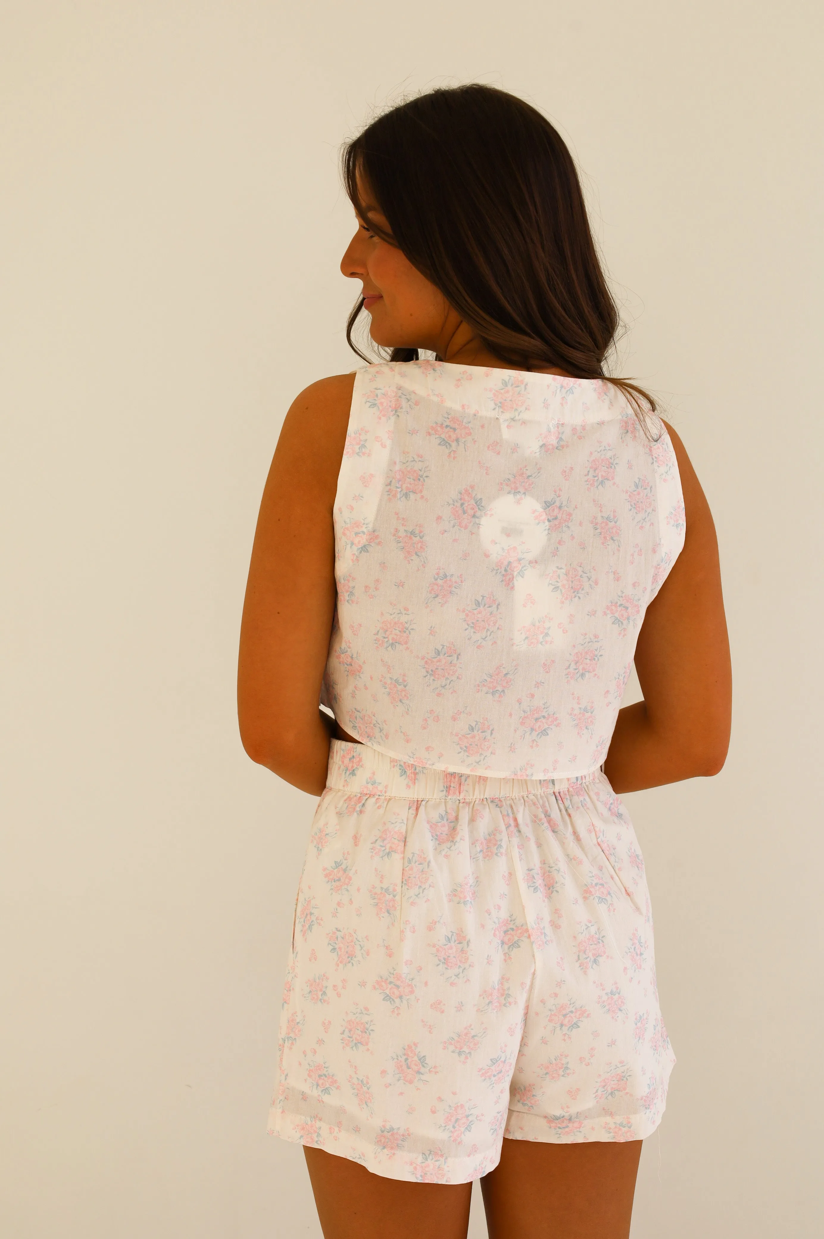 PASTEL LINEN FLORAL SHORTS SET