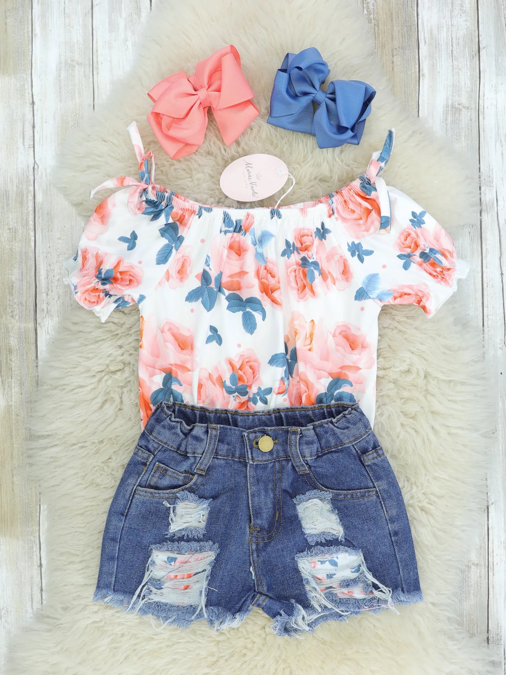 Peachy Floral Tie Shirt & Distressed Denim Outfit